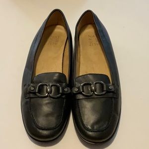 Woman’s Naturalizer Shoes Size 11